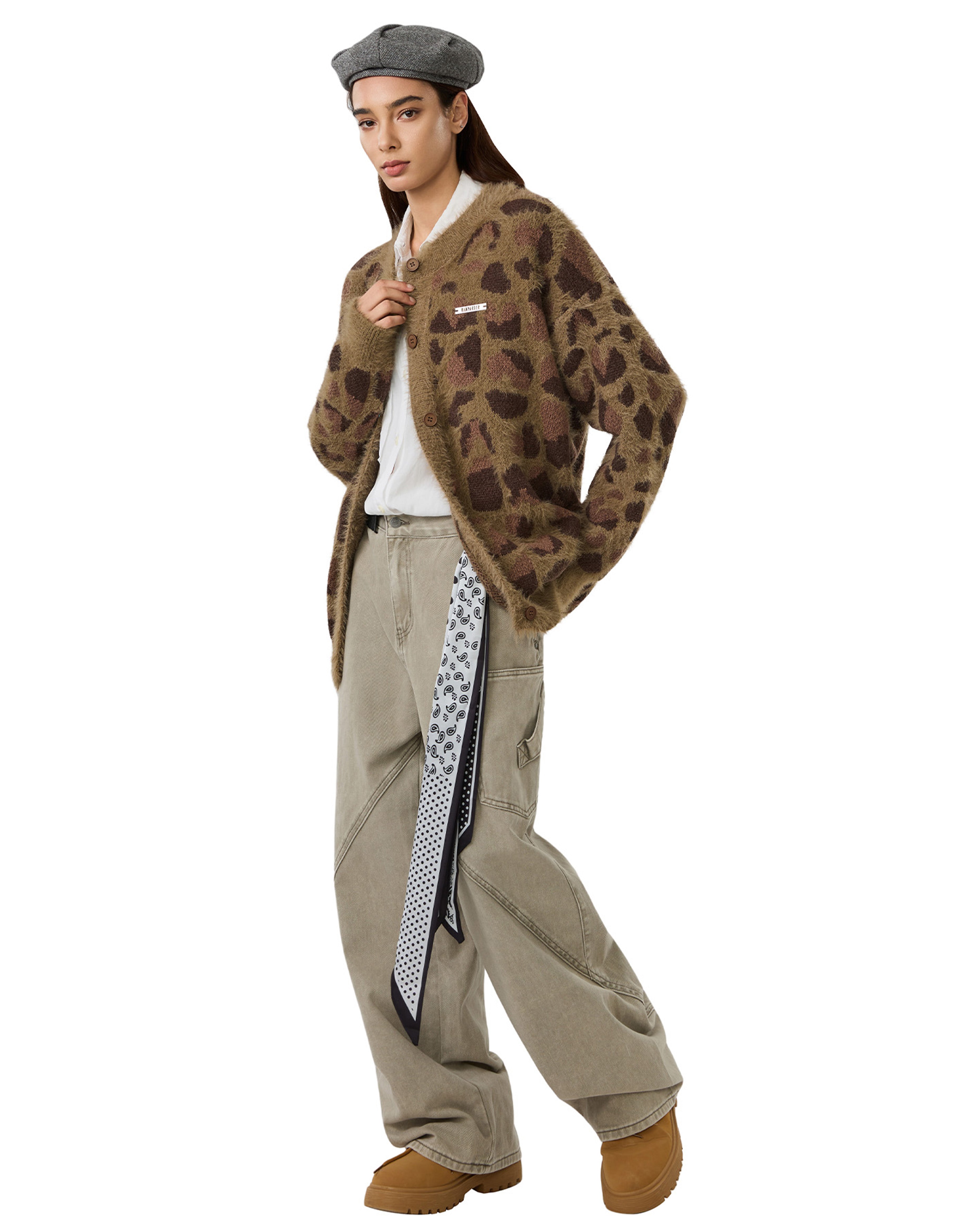 BAKYARDER Vintage Leopard Jacquard Cardigan Sweater