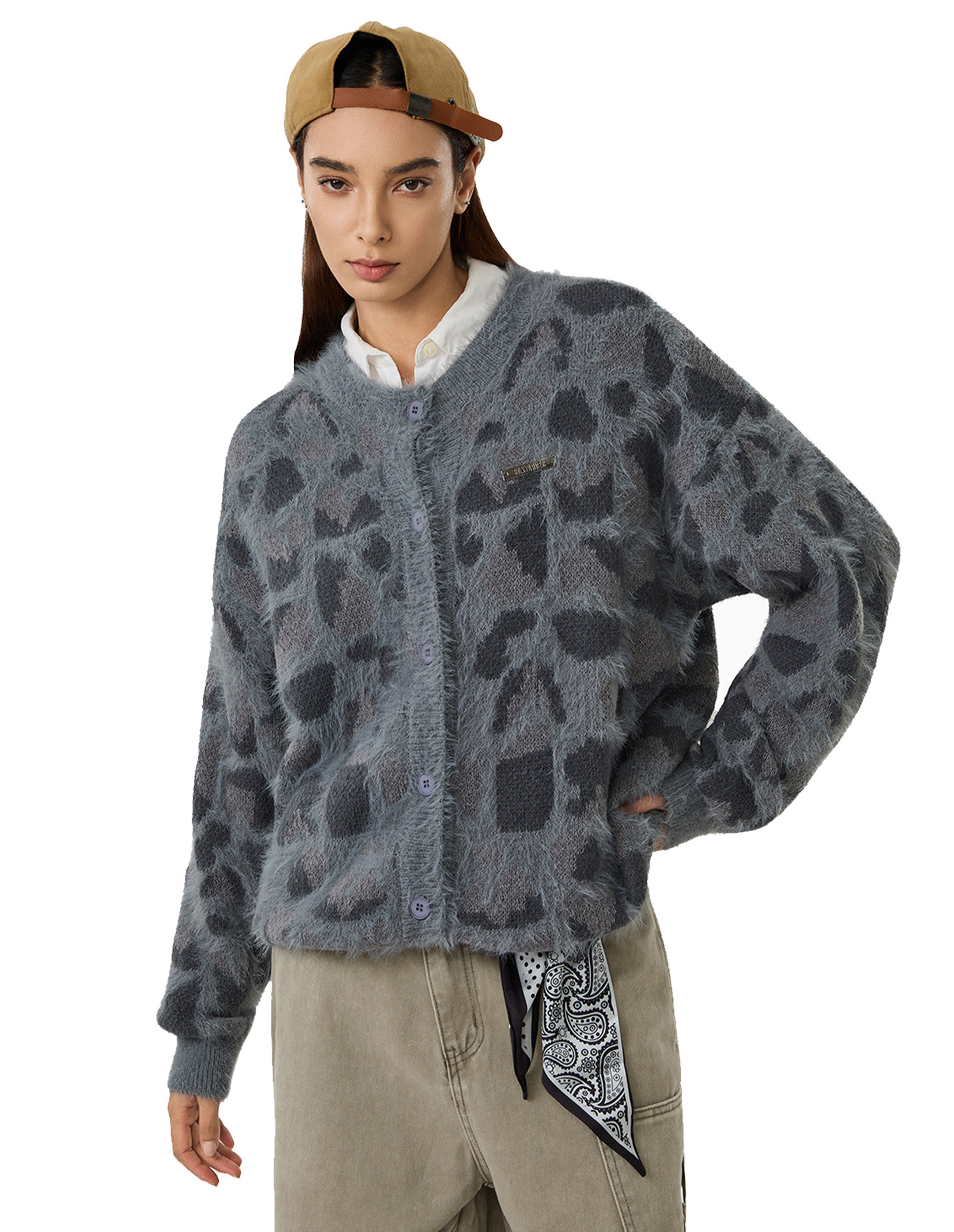 BAKYARDER Vintage Leopard Jacquard Cardigan Sweater